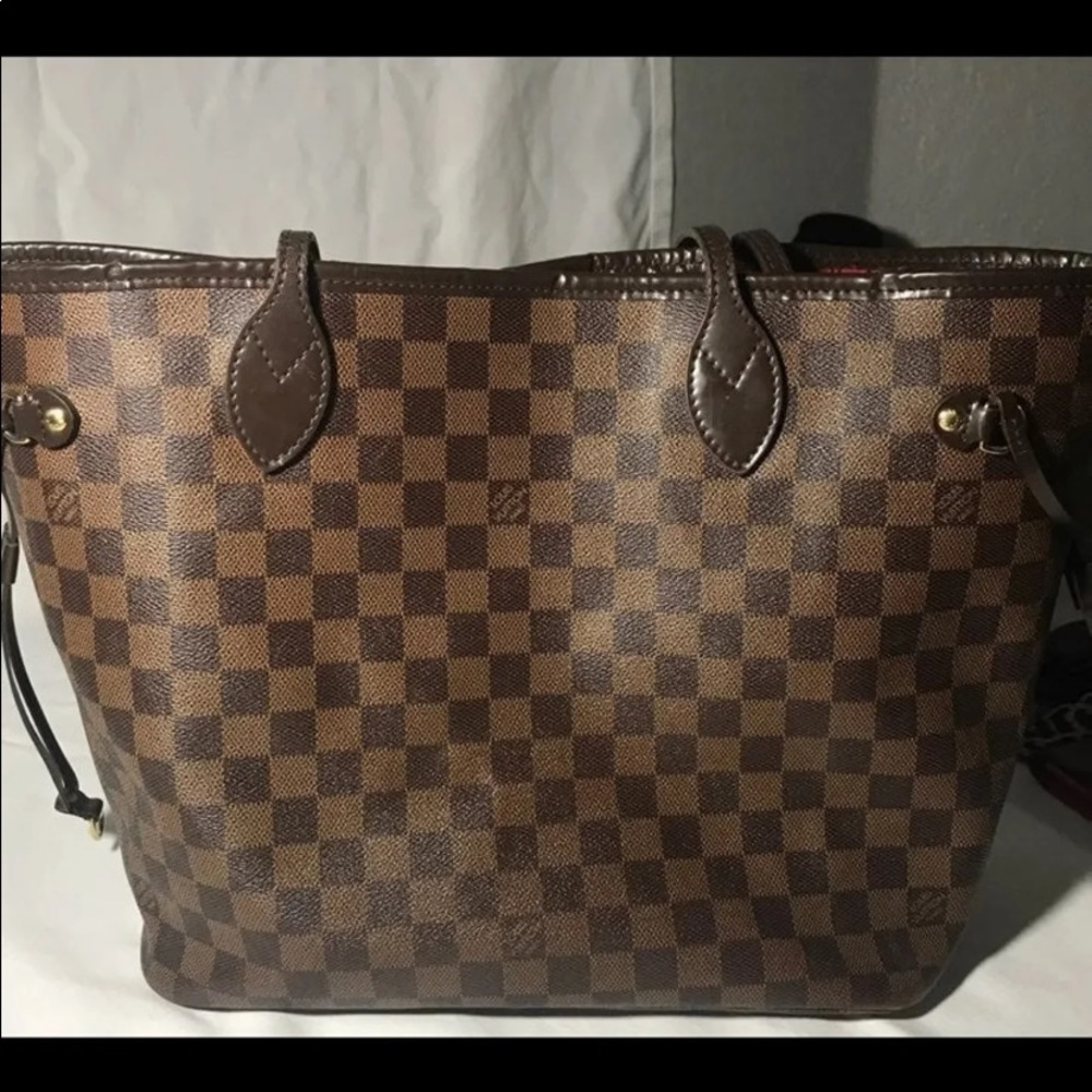 - Louis Vuitton never full mm